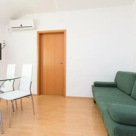 Adria - App 1 * Punat